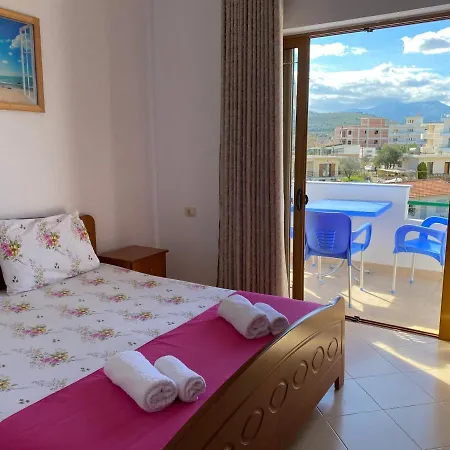 アパート Besnike Hoxha Apartments