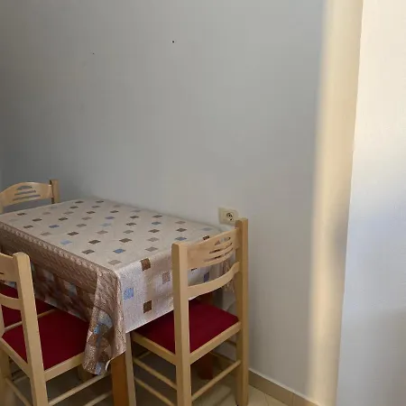 Besnike Hoxha Apartments *