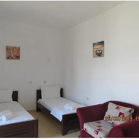 Besnike Hoxha Apartments * クサミル
