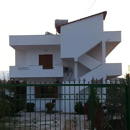 Besnike Hoxha Apartments شقة *