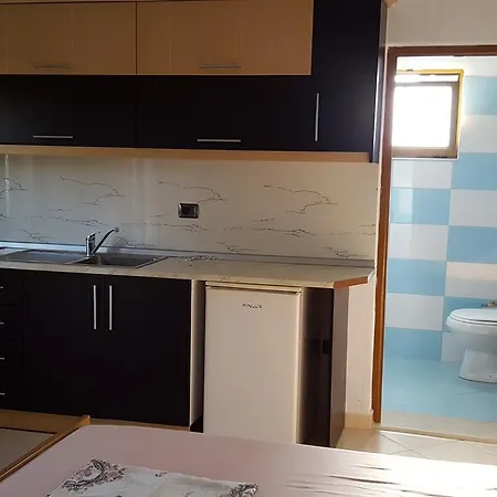 Besnike Hoxha Apartments شقة