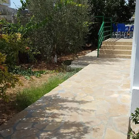 Besnike Hoxha Apartments * كساميل