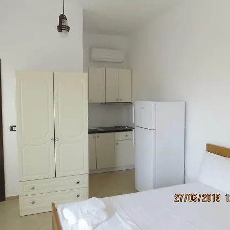 Besnike Hoxha Apartments クサミル