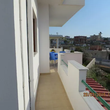 Besnike Hoxha Apartments كساميل